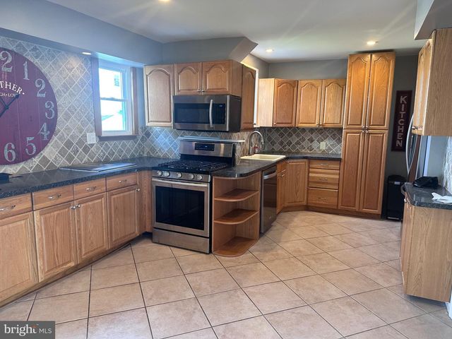 204 STIRRUP ROAD, Swedesboro, NJ 08085