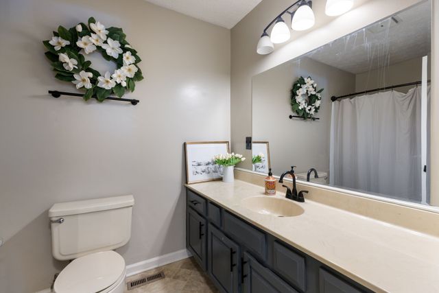 8158 Old Springfield Pike, Goodlettsville, TN 37072