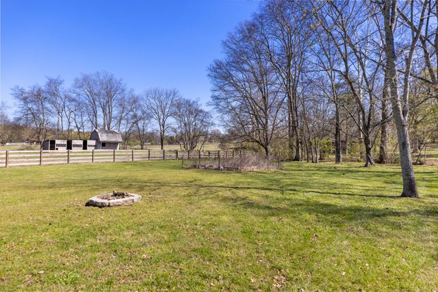 8158 Old Springfield Pike, Goodlettsville, TN 37072