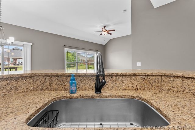 3102 Ambercrest Loop, Jeffersonville, IN 47130