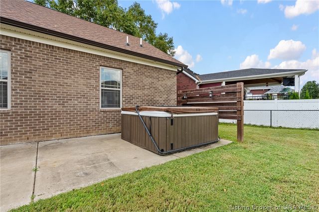 3102 Ambercrest Loop, Jeffersonville, IN 47130