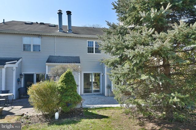 2205 ASH GROVE RD, Ambler, PA 19002