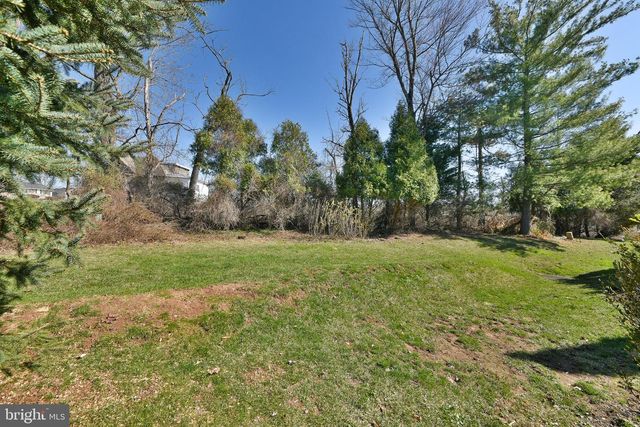 2205 ASH GROVE RD, Ambler, PA 19002