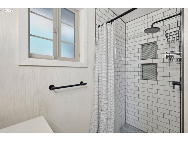 2245 PRINCETON Dr, Eugene, OR 97405