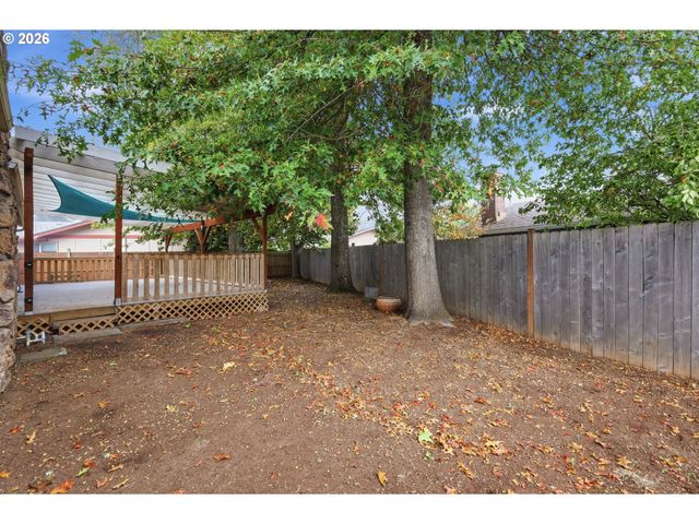 2245 PRINCETON Dr, Eugene, OR 97405
