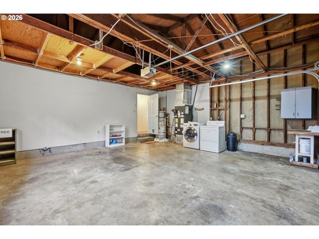 2245 PRINCETON Dr, Eugene, OR 97405