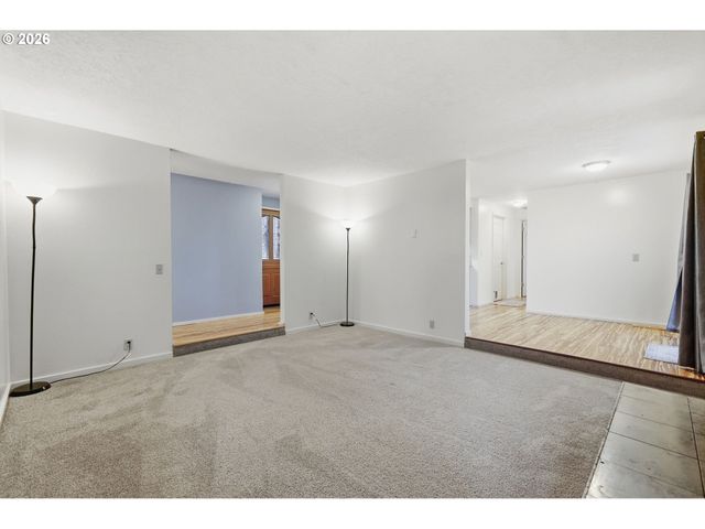 2245 PRINCETON Dr, Eugene, OR 97405