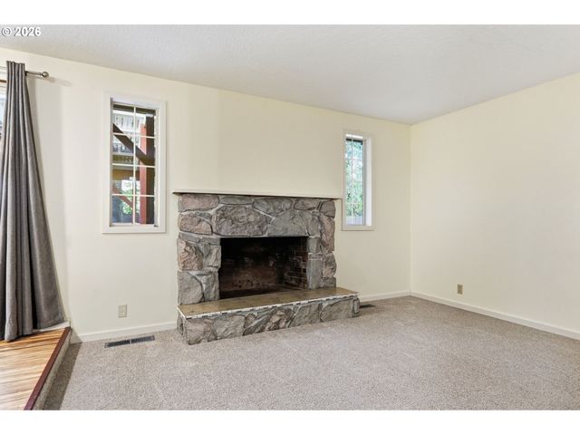 2245 PRINCETON Dr, Eugene, OR 97405