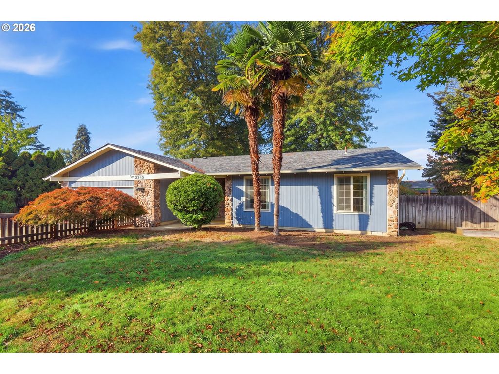 2245 PRINCETON Dr, Eugene, OR 97405