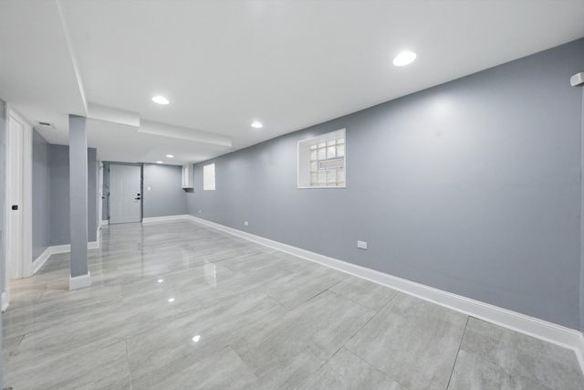 7545 S Rhodes Avenue, Chicago, IL 60619