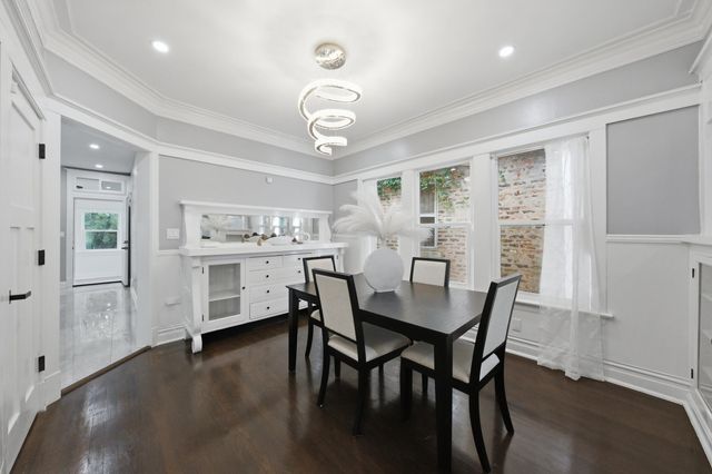 7545 S Rhodes Avenue, Chicago, IL 60619