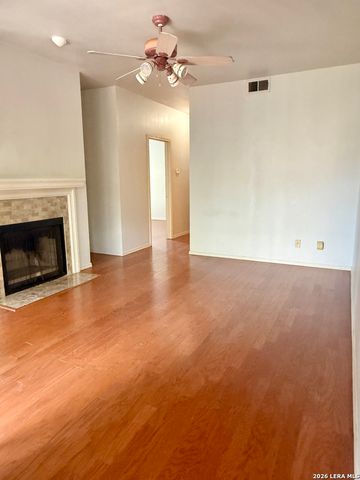 11839 Parliament St Apt 1422, San Antonio, TX 78216