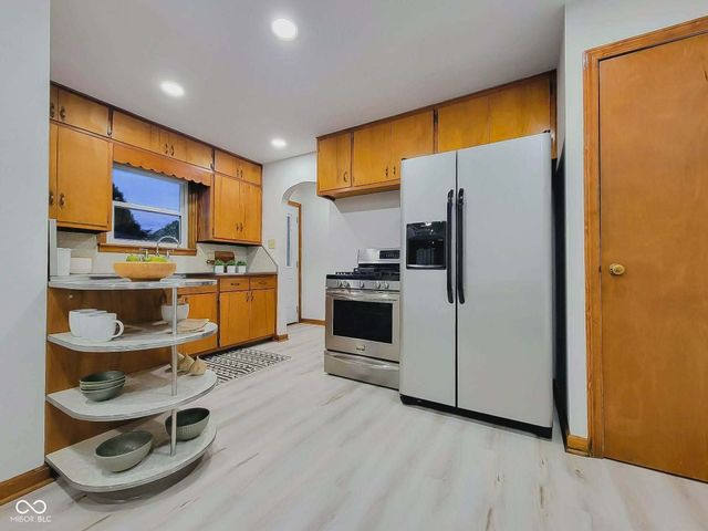 331 N 14th Avenue, Beech Grove, IN 46107