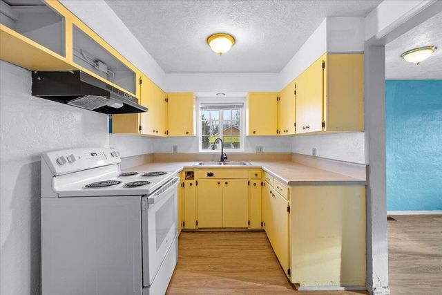 415 Summit Avenue, Medford, OR 97501