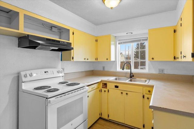 415 Summit Avenue, Medford, OR 97501