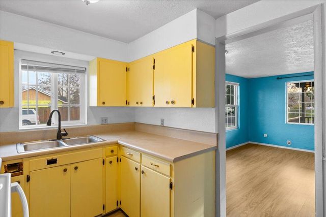 415 Summit Avenue, Medford, OR 97501