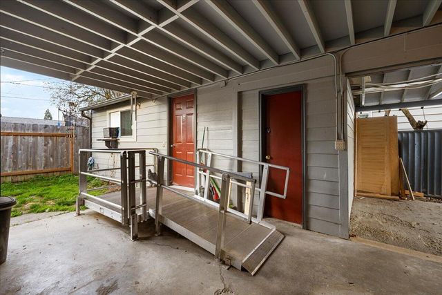 415 Summit Avenue, Medford, OR 97501