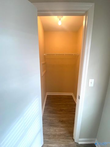 11112 South Memorial Parkway L2, Huntsville, AL 35803