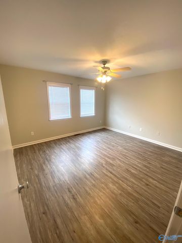 11112 South Memorial Parkway L2, Huntsville, AL 35803