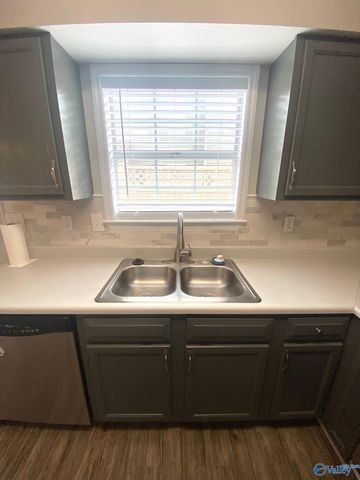 11112 South Memorial Parkway L2, Huntsville, AL 35803