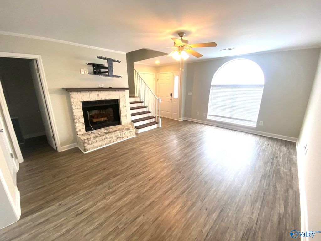 11112 South Memorial Parkway L2, Huntsville, AL 35803