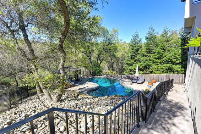 622 Lakeridge Dr, Auburn, CA 95603