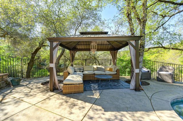 622 Lakeridge Dr, Auburn, CA 95603