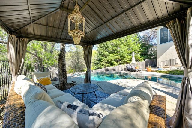 622 Lakeridge Dr, Auburn, CA 95603