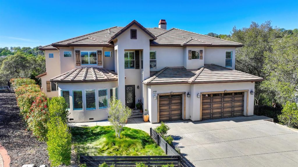 622 Lakeridge Dr, Auburn, CA 95603