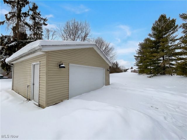 14895 Old Oak Drive, Strongsville, OH 44149