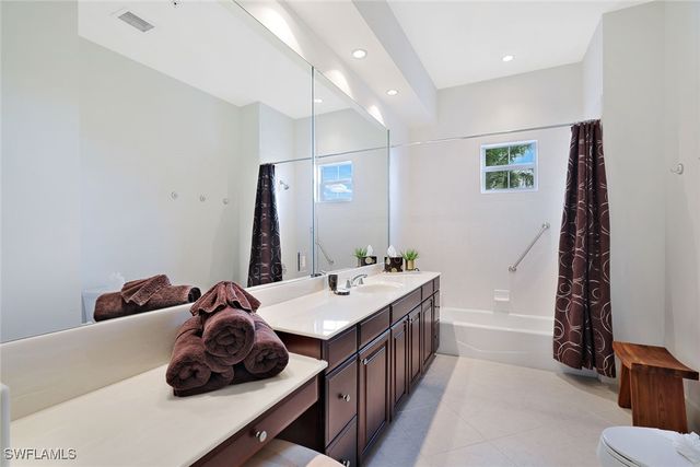 1486 Borghese LN 301, Naples, FL 34114