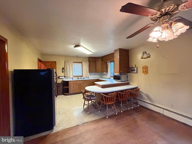 2944 BERNVILLE RD, Leesport, PA 19533