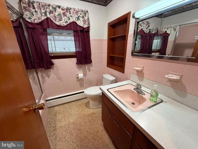 2944 BERNVILLE RD, Leesport, PA 19533