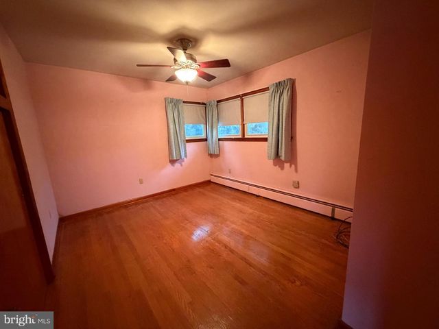 2944 BERNVILLE RD, Leesport, PA 19533