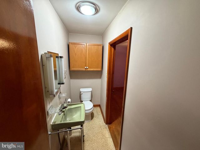 2944 BERNVILLE RD, Leesport, PA 19533