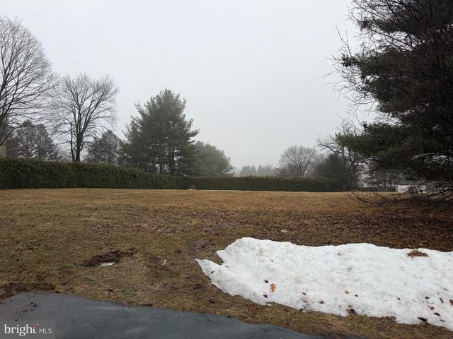 2944 BERNVILLE RD, Leesport, PA 19533