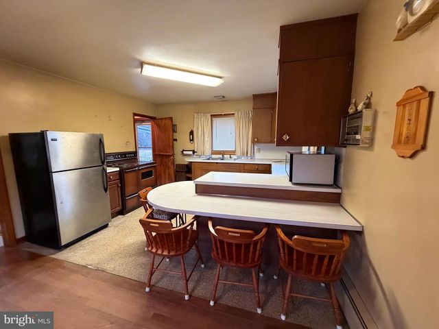 2944 BERNVILLE RD, Leesport, PA 19533