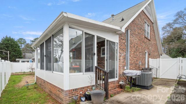 691 Carlton Drive, Gastonia, NC 28054