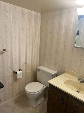 932 Dry Valley Court, Villa Hills, KY 41017