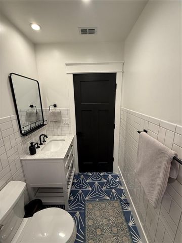 6007 N CENTRAL AVENUE, Tampa, FL 33604