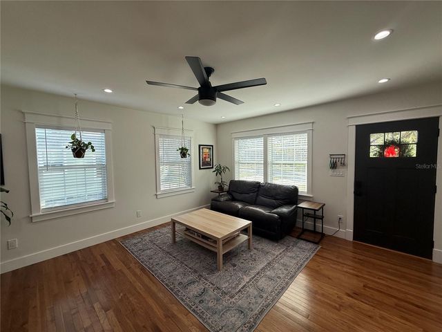 6007 N CENTRAL AVENUE, Tampa, FL 33604