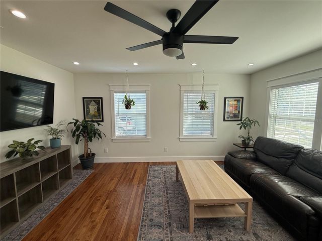 6007 N CENTRAL AVENUE, Tampa, FL 33604