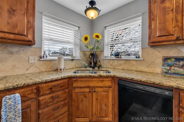 7033 S 4130 Road, Talala, OK 74080