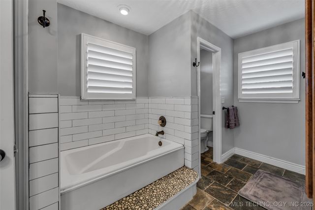 7033 S 4130 Road, Talala, OK 74080