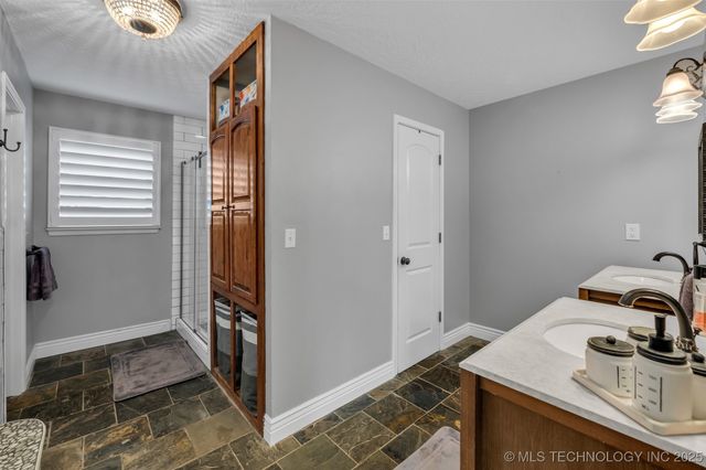 7033 S 4130 Road, Talala, OK 74080