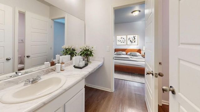 433 Rock Creek Drive, Tonganoxie, KS 66086