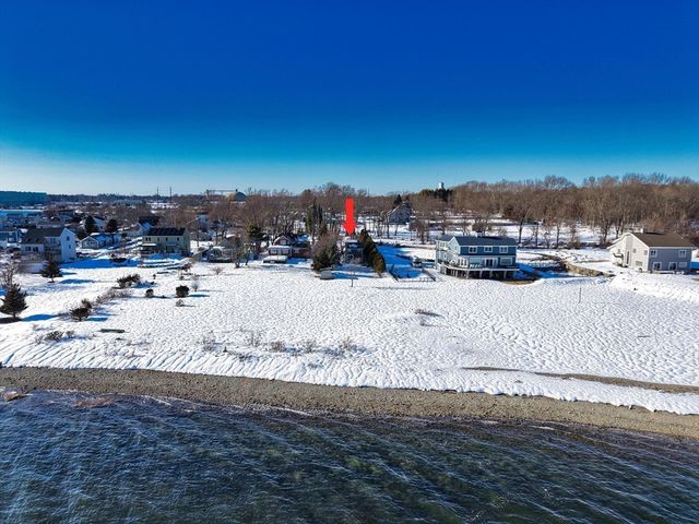 2 Oneil Rd, Somerset, MA 02725