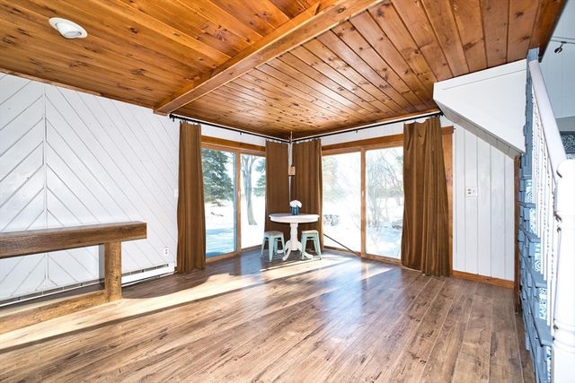 2 Oneil Rd, Somerset, MA 02725