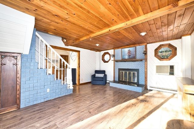 2 Oneil Rd, Somerset, MA 02725