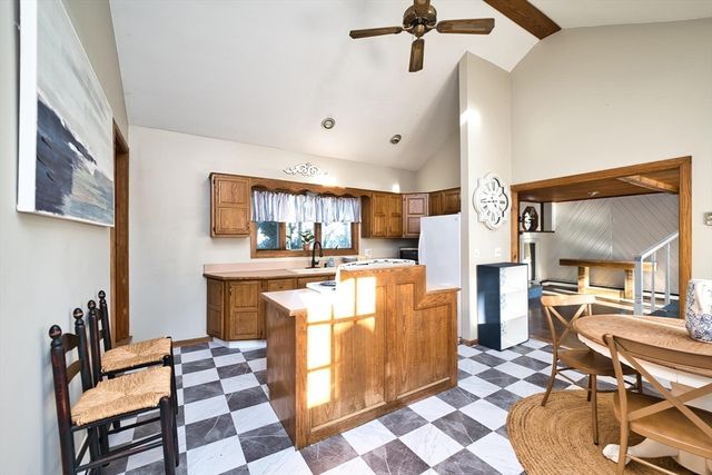 2 Oneil Rd, Somerset, MA 02725